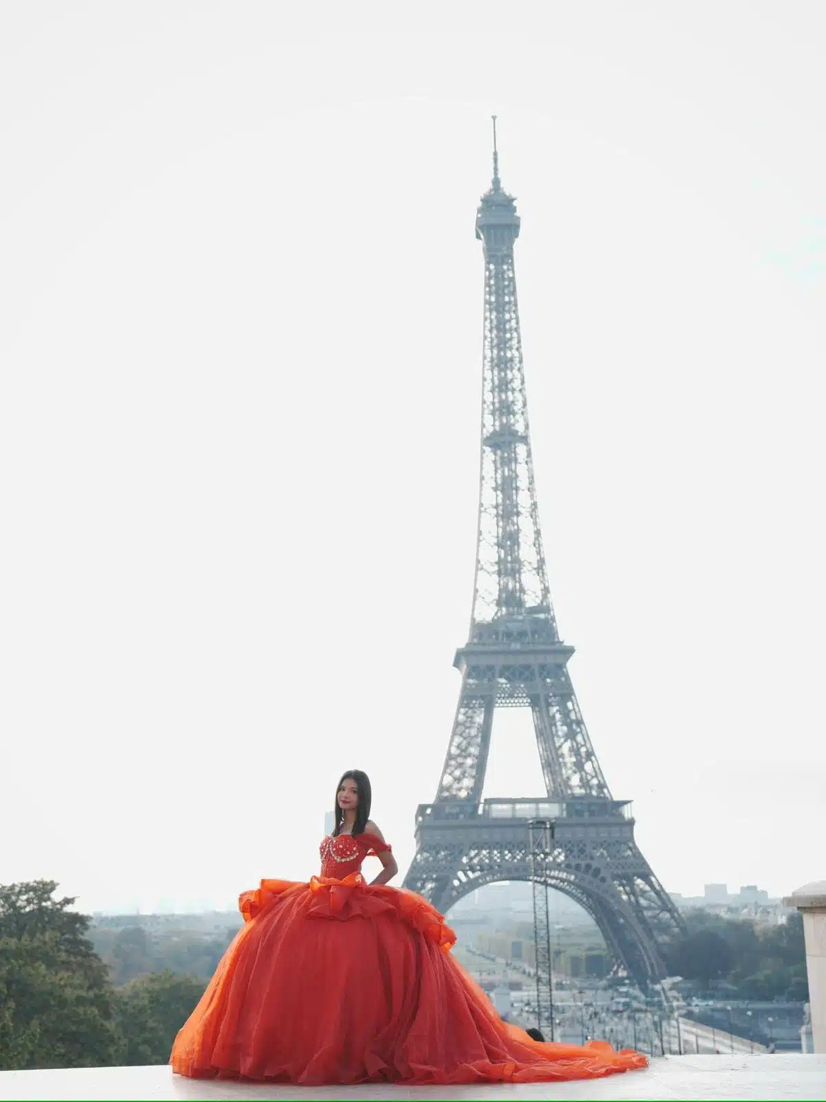 Sesión Fotográfica 15añera en París: 2 Locaciones (2 horas) - Imagen 2